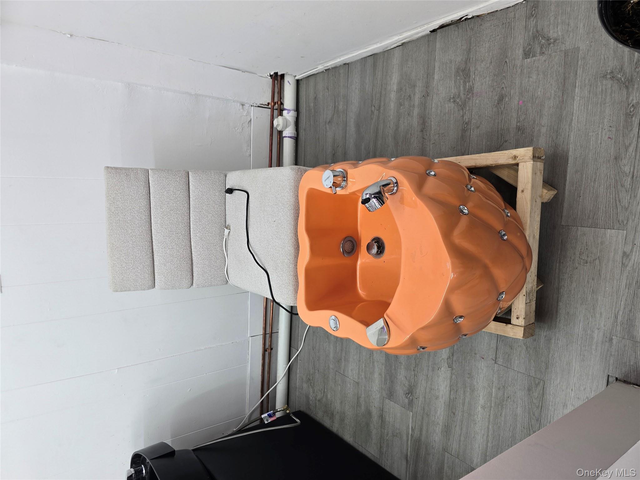 #4 photo, 37 42 72nd ST 72nd ST, Куинс ‖ Jackson Heights , NY 11372