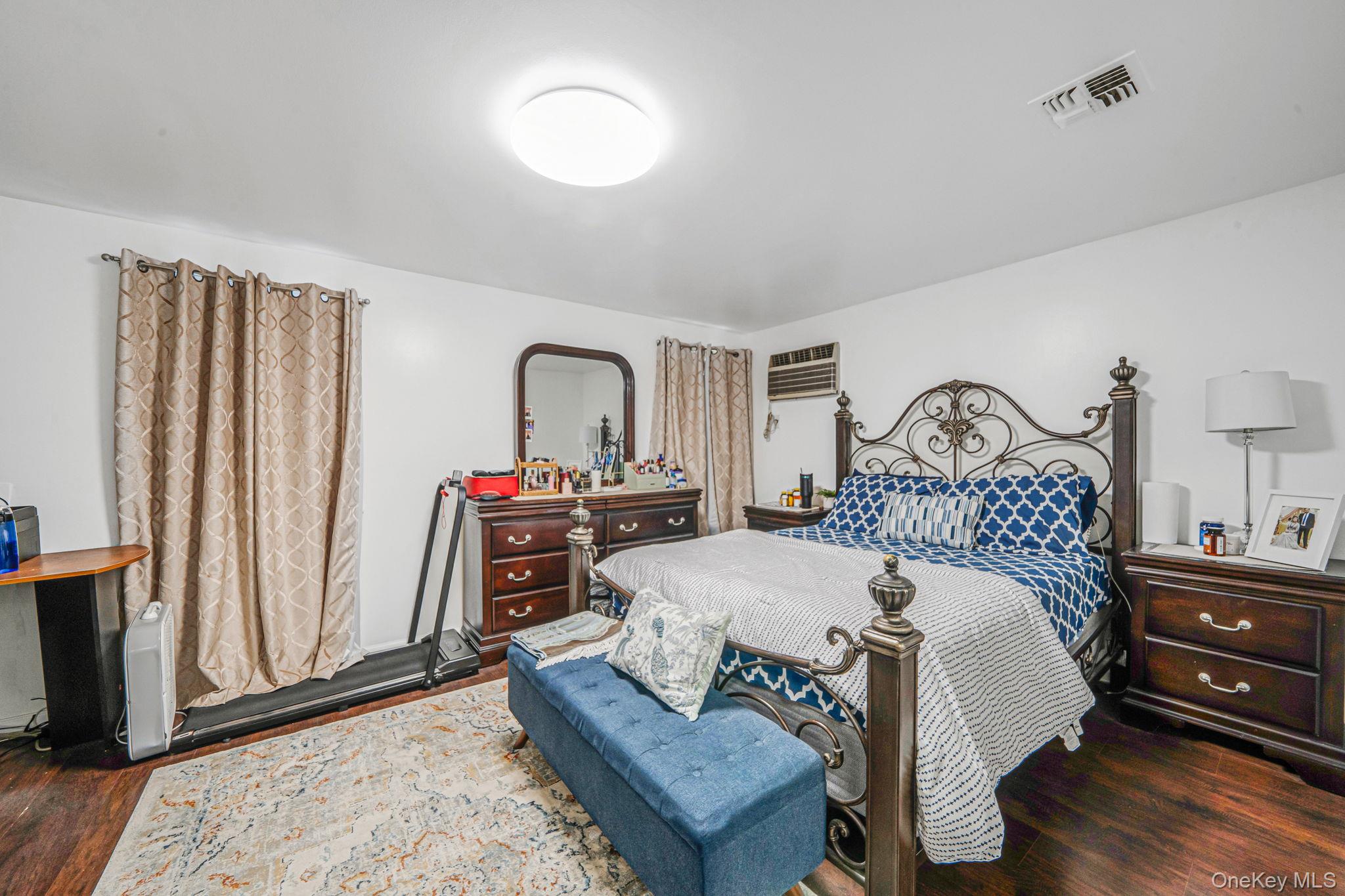 #10 photo, 146 Terrace Avenue, מחוז נסאו Elmont , NY 11003