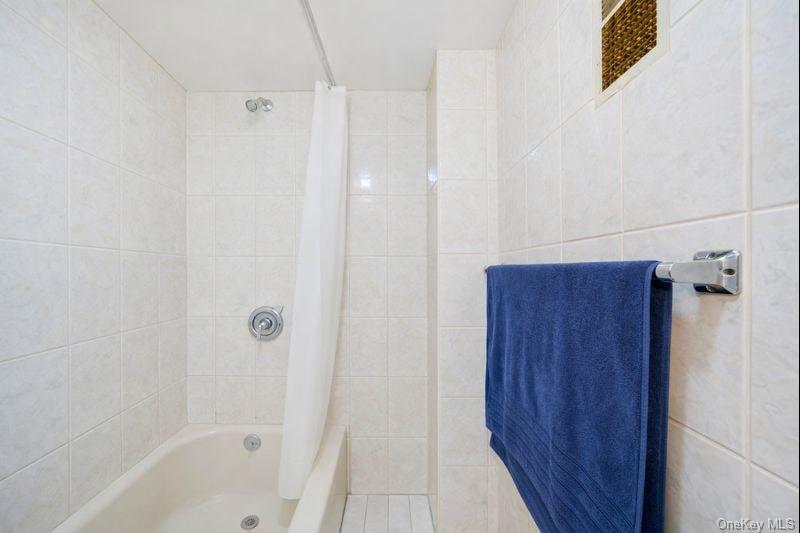 #14 photo, 146 Terrace Avenue, מחוז נסאו Elmont , NY 11003