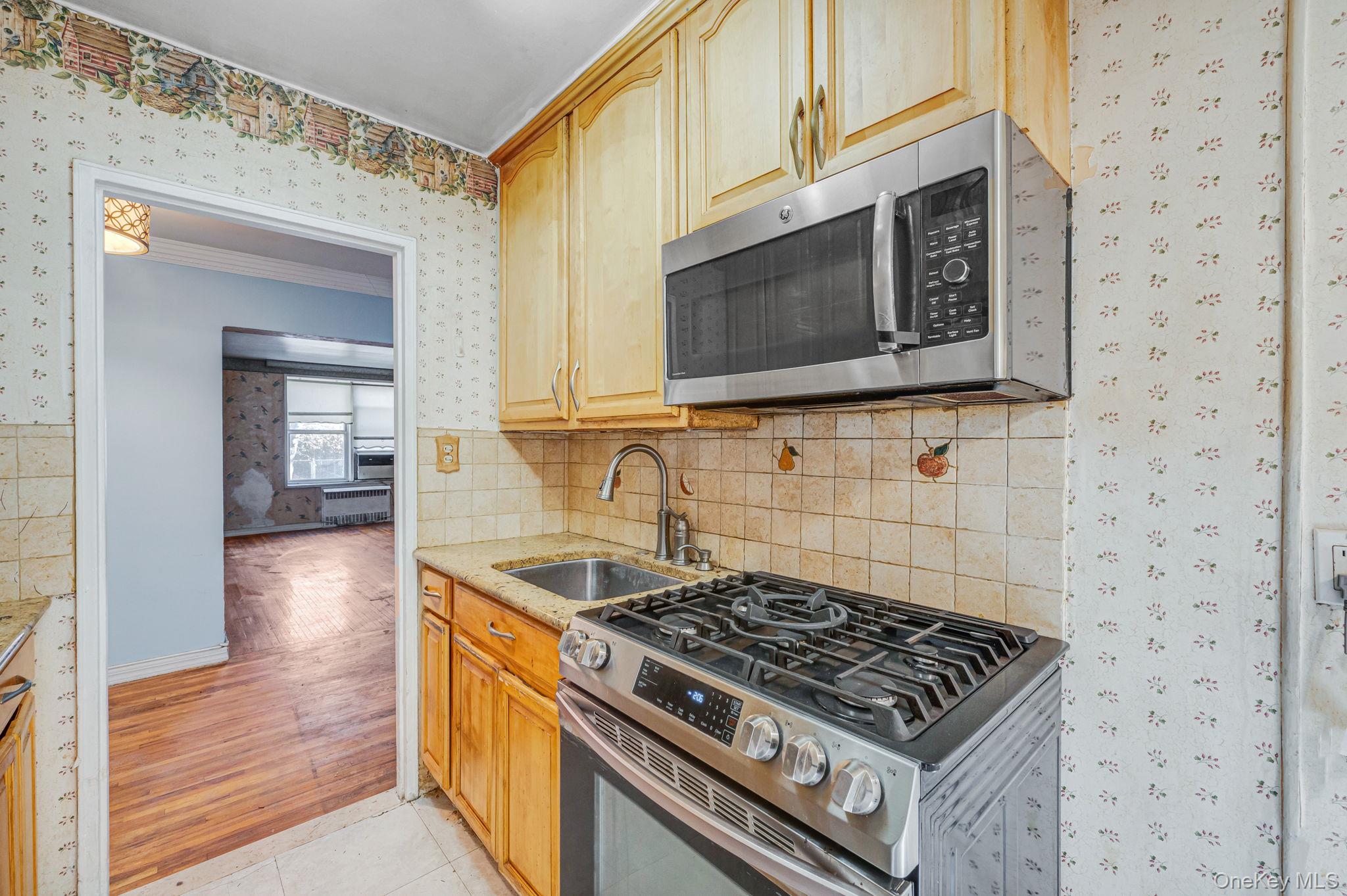 #12 photo, 2552 E 7 Street, Бруклин ‖ Brooklyn , NY 11235