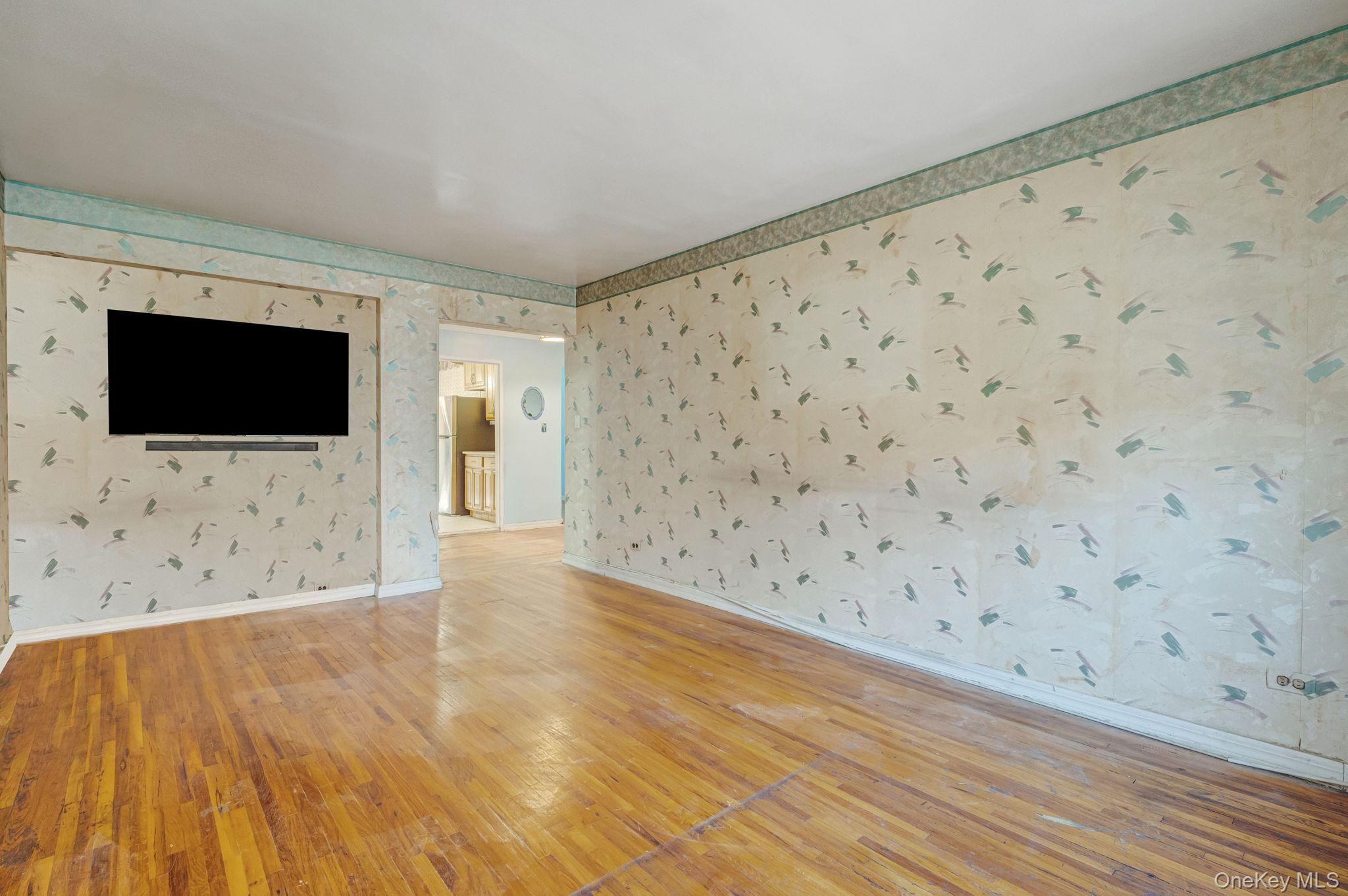 #6 photo, 2552 E 7 Street, Бруклин ‖ Brooklyn , NY 11235