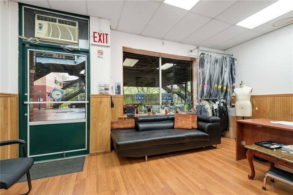 #2 photo, 2430 Stillwell Ave, ब्रुकलीन Brooklyn , NY 11223