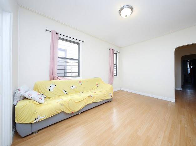 #17 photo, 2166 West 9th St, הברונקס Gravesend , NY 11223