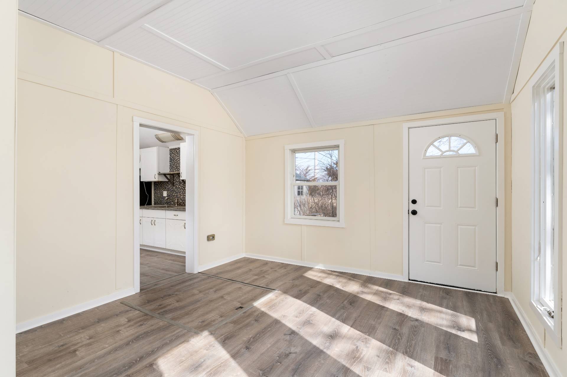 #10 photo, 396 Reeves, Riverhead, Саффолк ‖ Riverhead , NY 11901