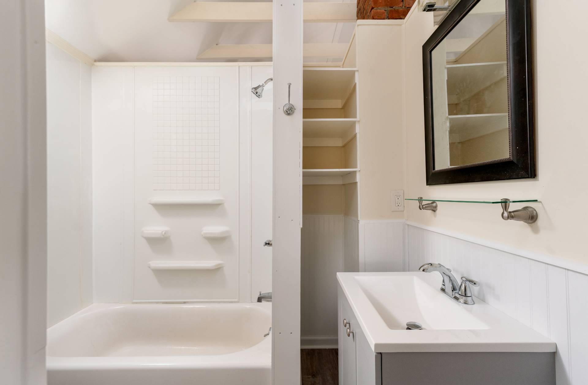 #13 photo, 396 Reeves, Riverhead, Саффолк ‖ Riverhead , NY 11901