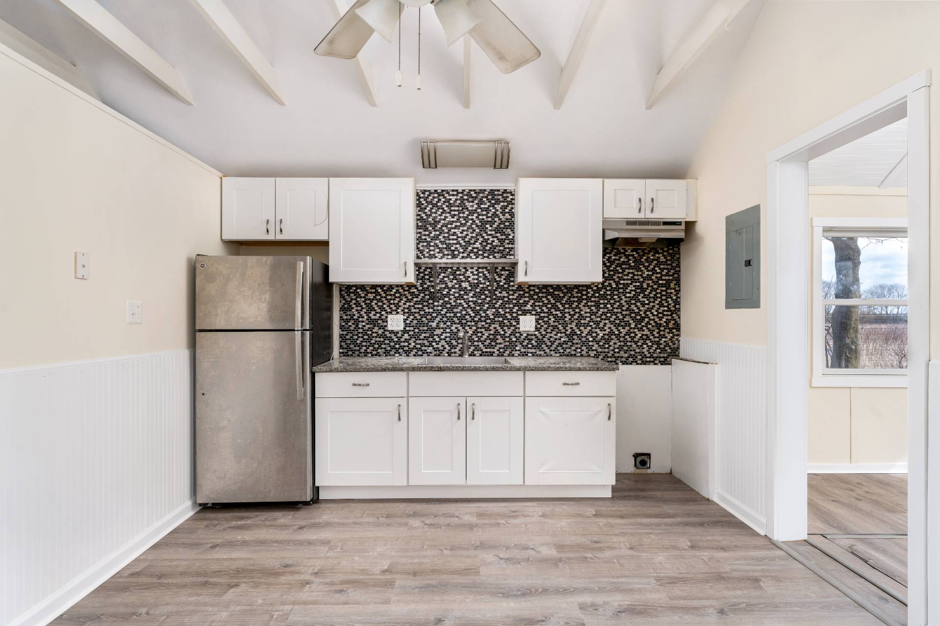 #8 photo, 396 Reeves, Riverhead, Саффолк ‖ Riverhead , NY 11901