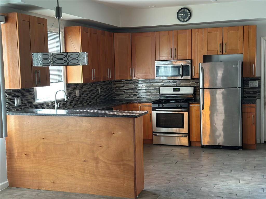 #1 photo, 306 Cromwell, Staten Island , NY 10305