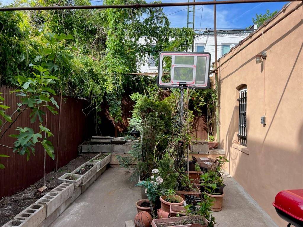 #20 photo, 515 81st St, ब्रुकलीन Bay Ridge , NY 11209