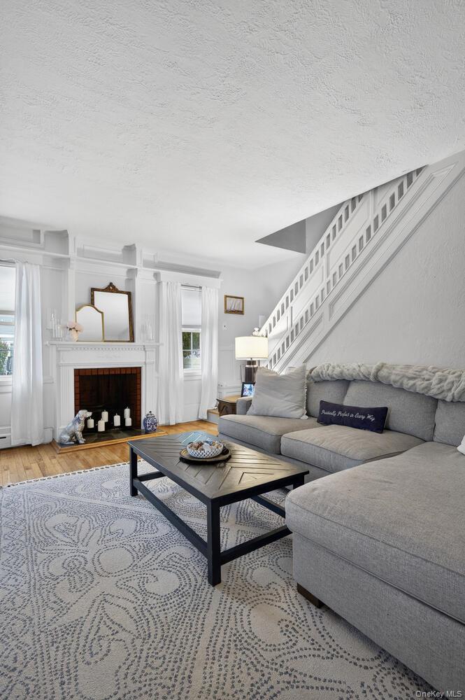 #12 photo, 9 Garden Place, Bay Shore , NY 11706