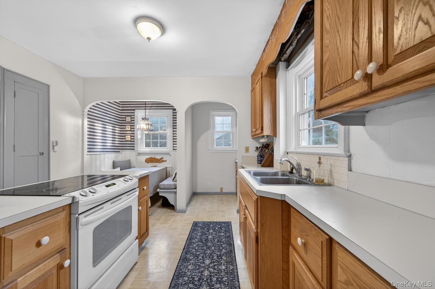 #15 photo, 9 Garden Place, Bay Shore , NY 11706