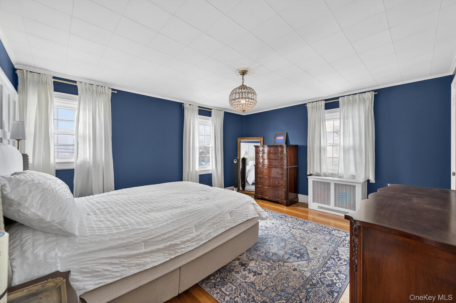 #19 photo, 9 Garden Place, Bay Shore , NY 11706