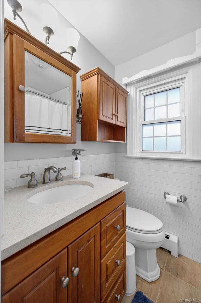 #6 photo, 9 Garden Place, Bay Shore , NY 11706