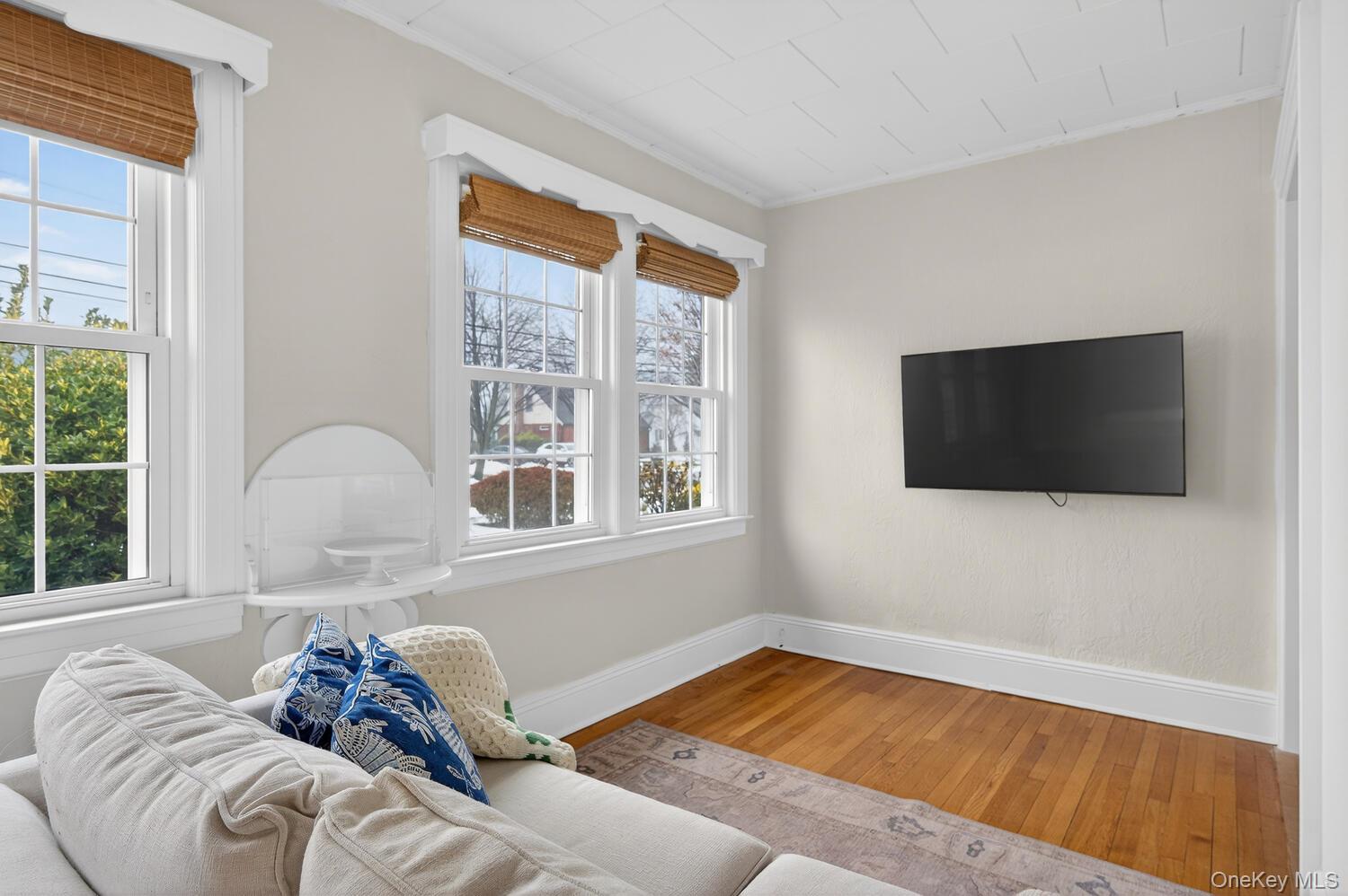 #9 photo, 9 Garden Place, Bay Shore , NY 11706