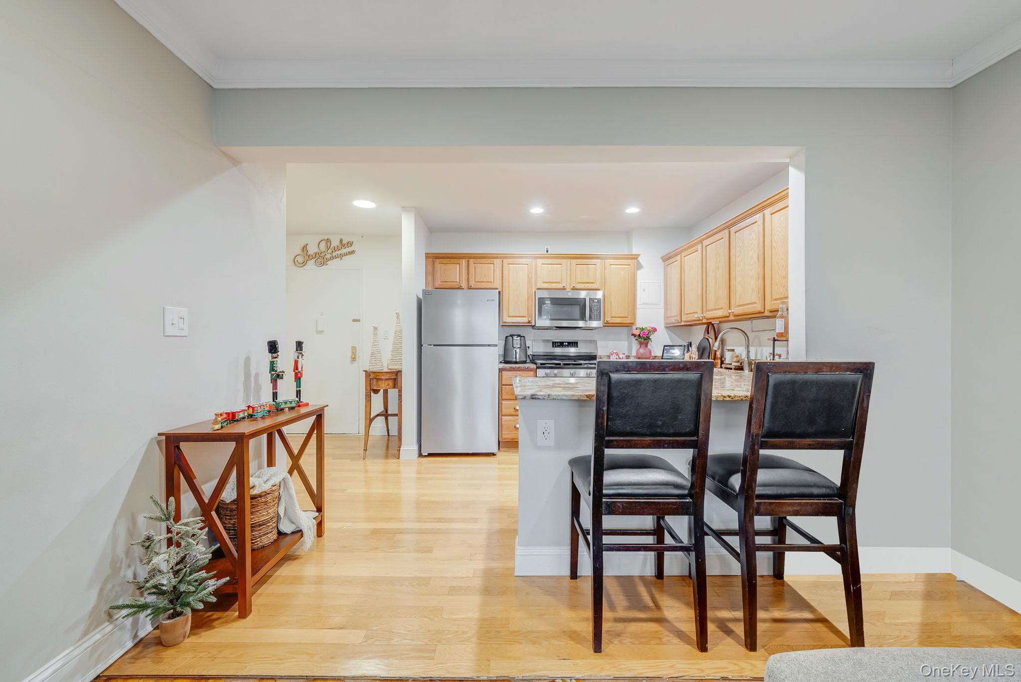 #8 photo, 124 Smith Street, नासाउ काउंटी Freeport , NY 11520