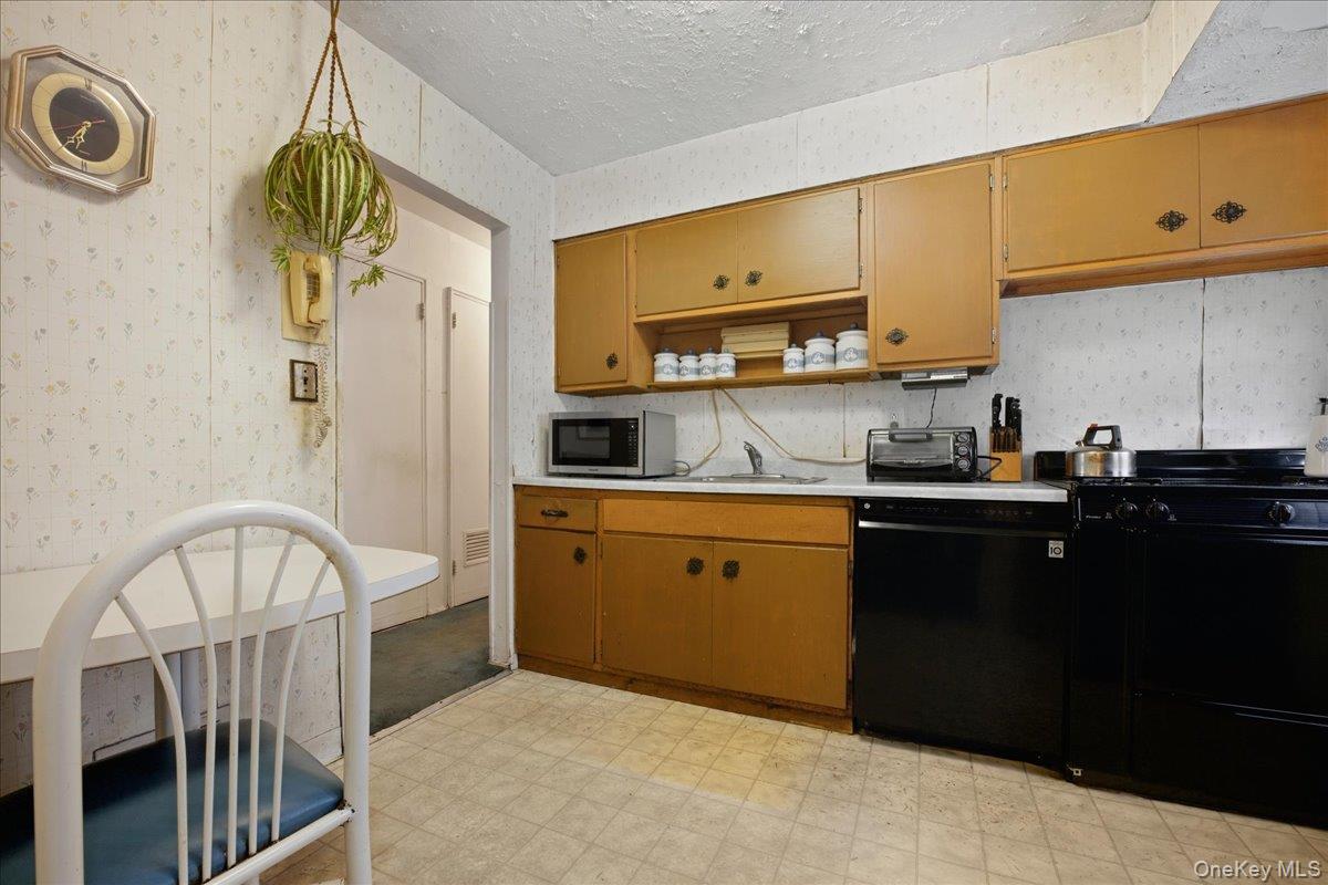 #11 photo, 25 Lois Lane, Нассау ‖ Farmingdale , NY 11735