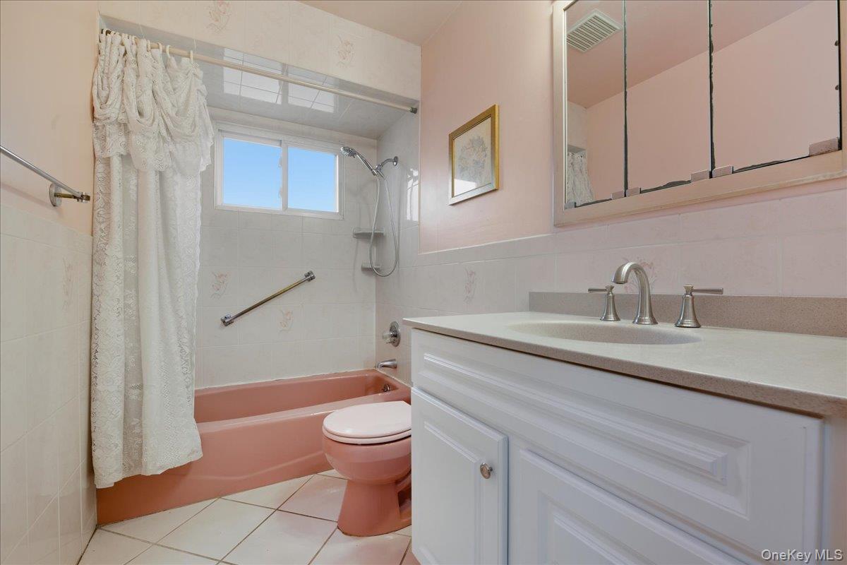 #17 photo, 25 Lois Lane, Нассау ‖ Farmingdale , NY 11735