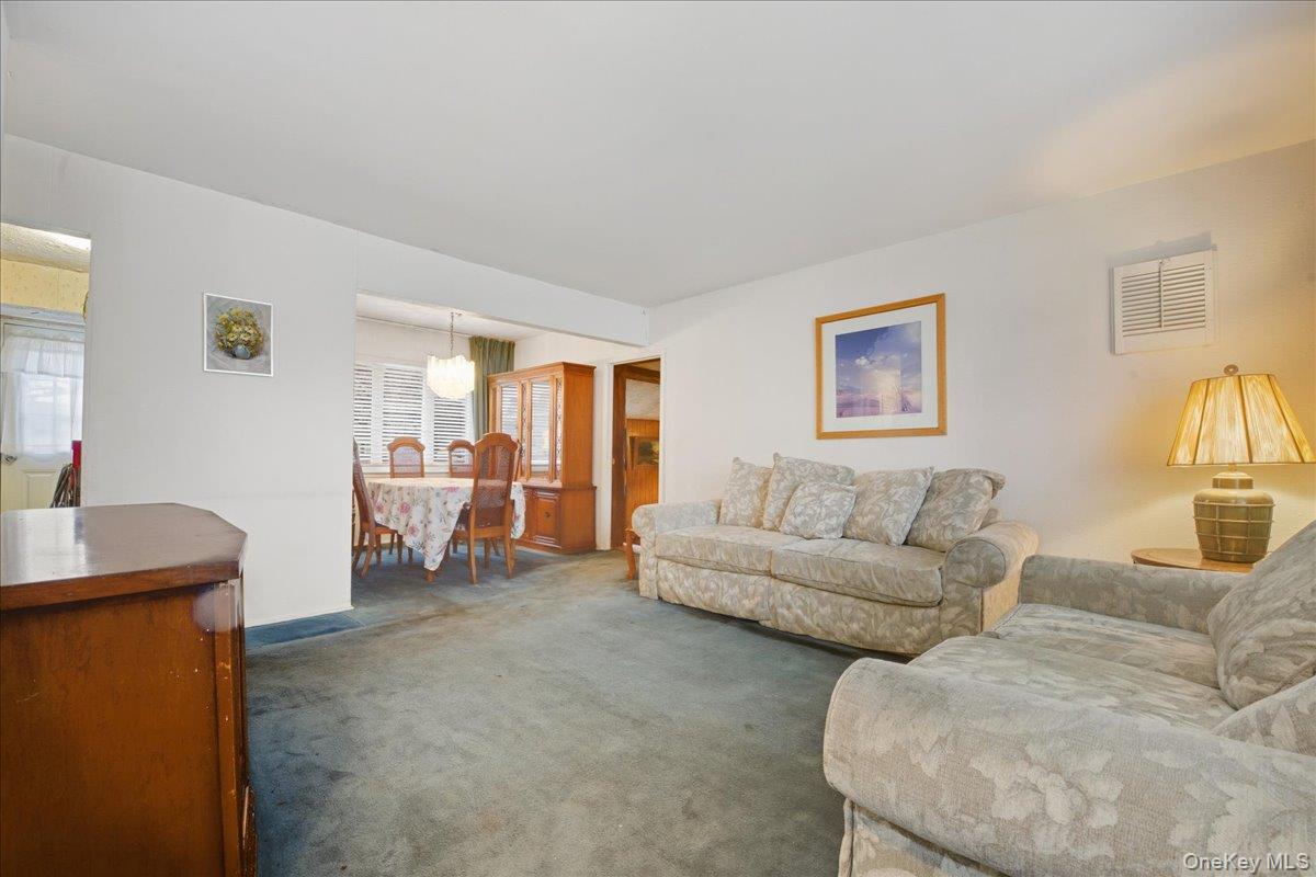 #3 photo, 25 Lois Lane, Нассау ‖ Farmingdale , NY 11735