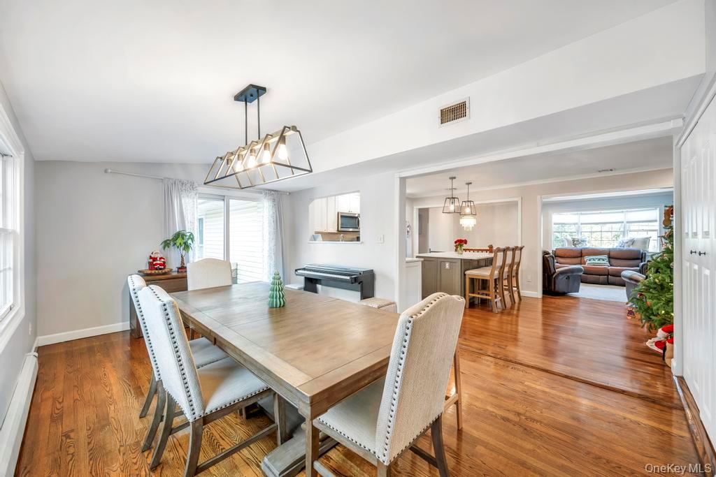 #17 photo, 62 Forest Avenue, מחוז סאפוק Lake Grove , NY 11755