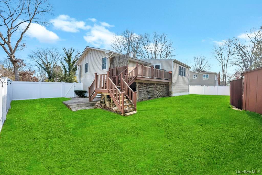 #5 photo, 62 Forest Avenue, מחוז סאפוק Lake Grove , NY 11755