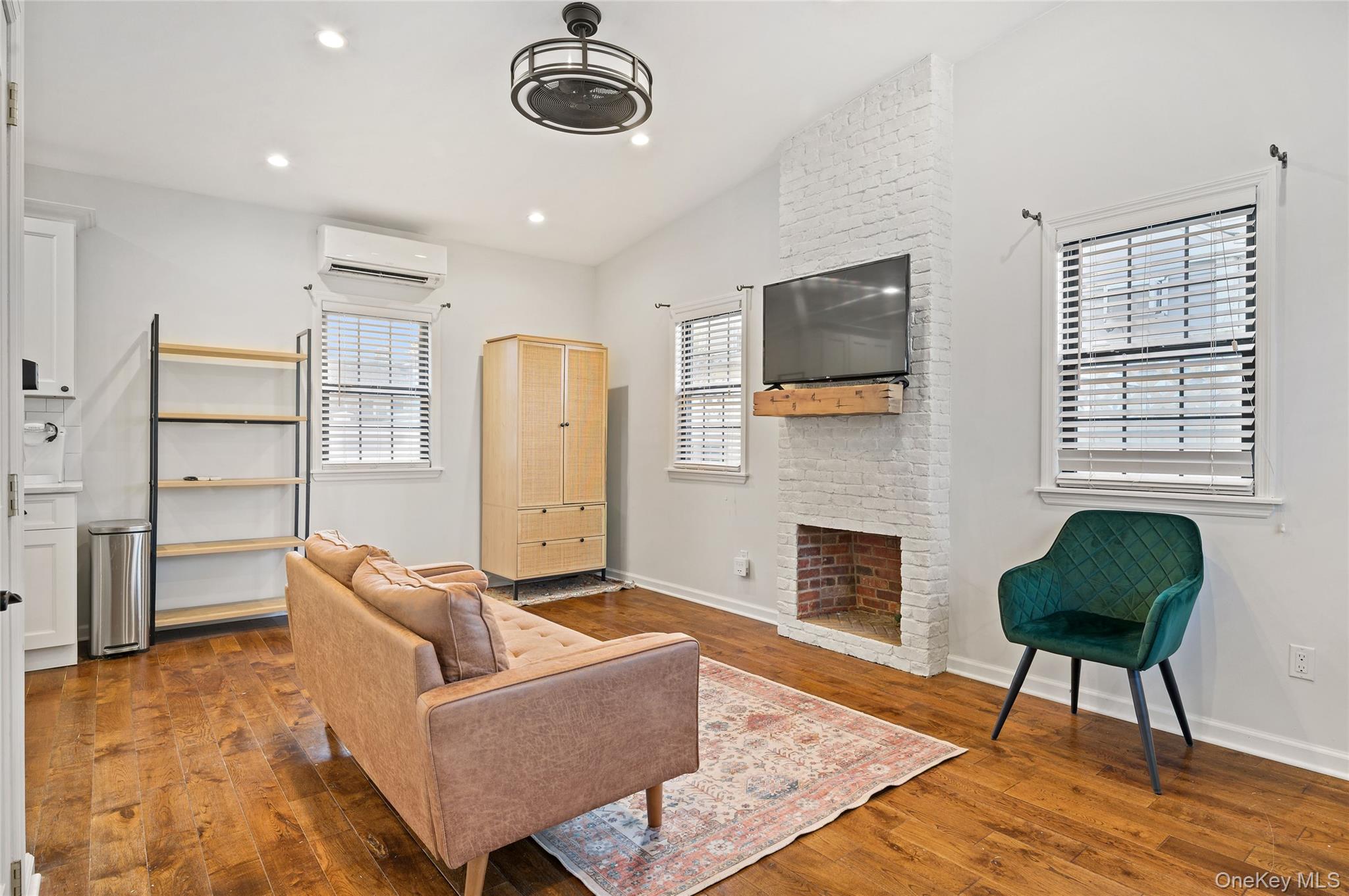 #4 photo, 150 Kings Highway, New Rochelle , NY 10801