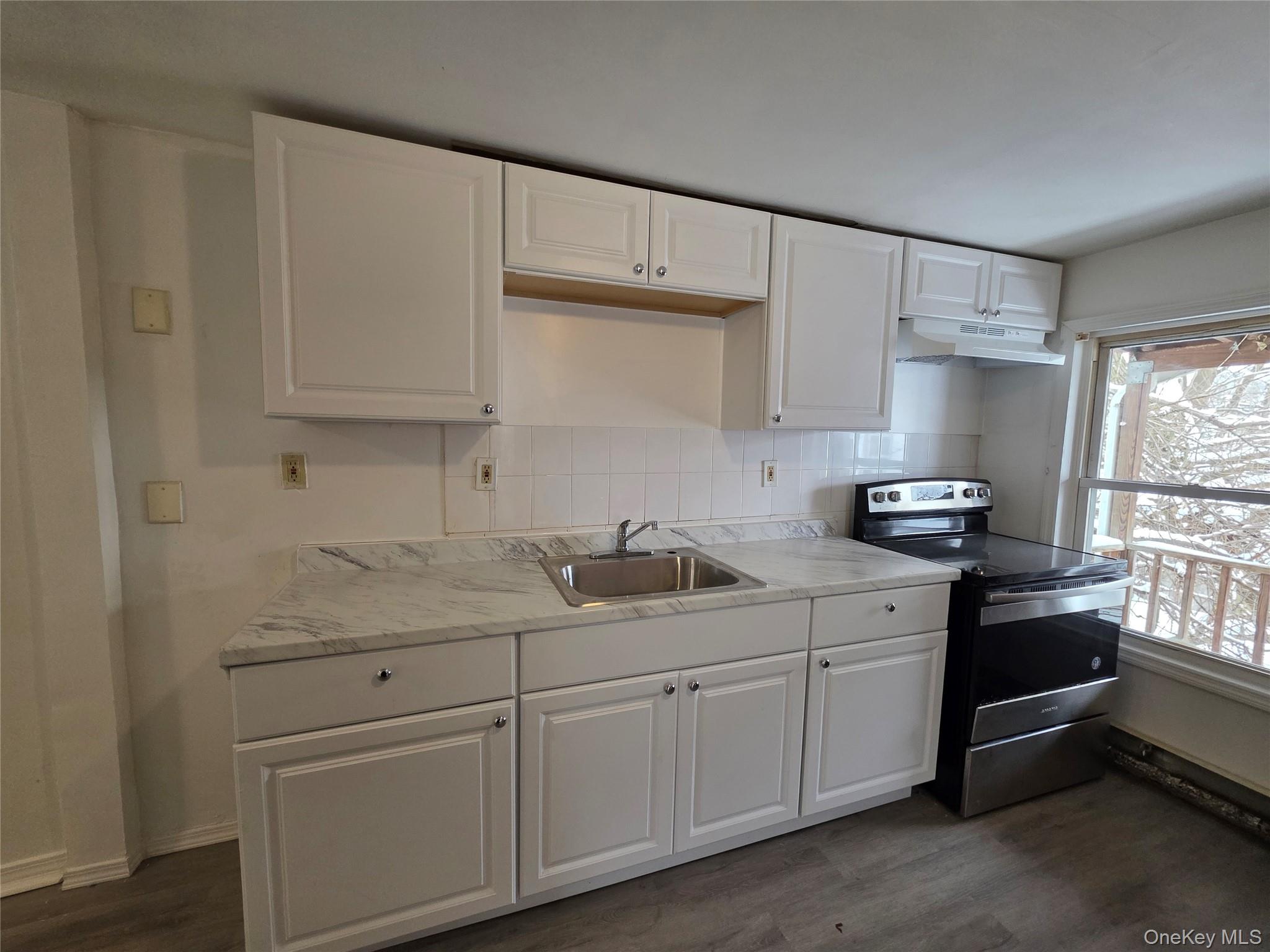 #8 photo, 190 Winnikee Avenue, Poughkeepsie , NY 12601