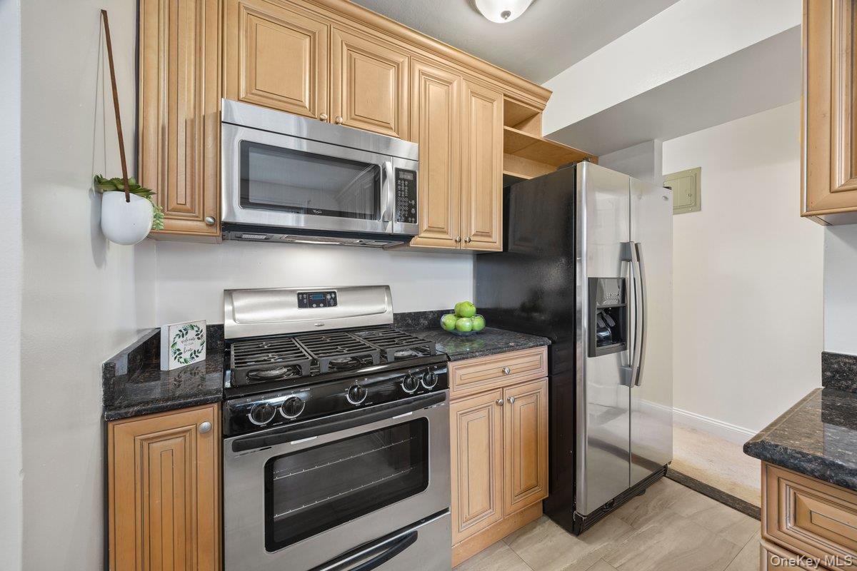 #4 photo, 1 Sadore Lane, Yonkers , NY 10710