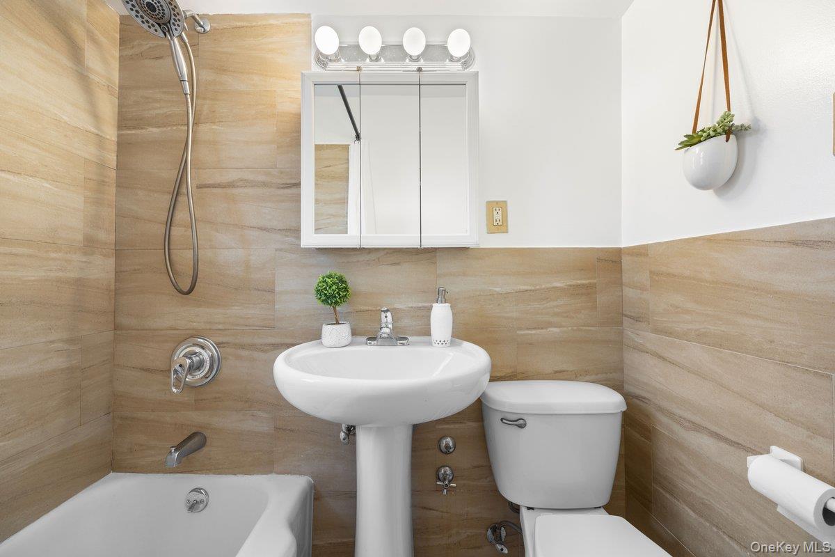 #6 photo, 1 Sadore Lane, Yonkers , NY 10710