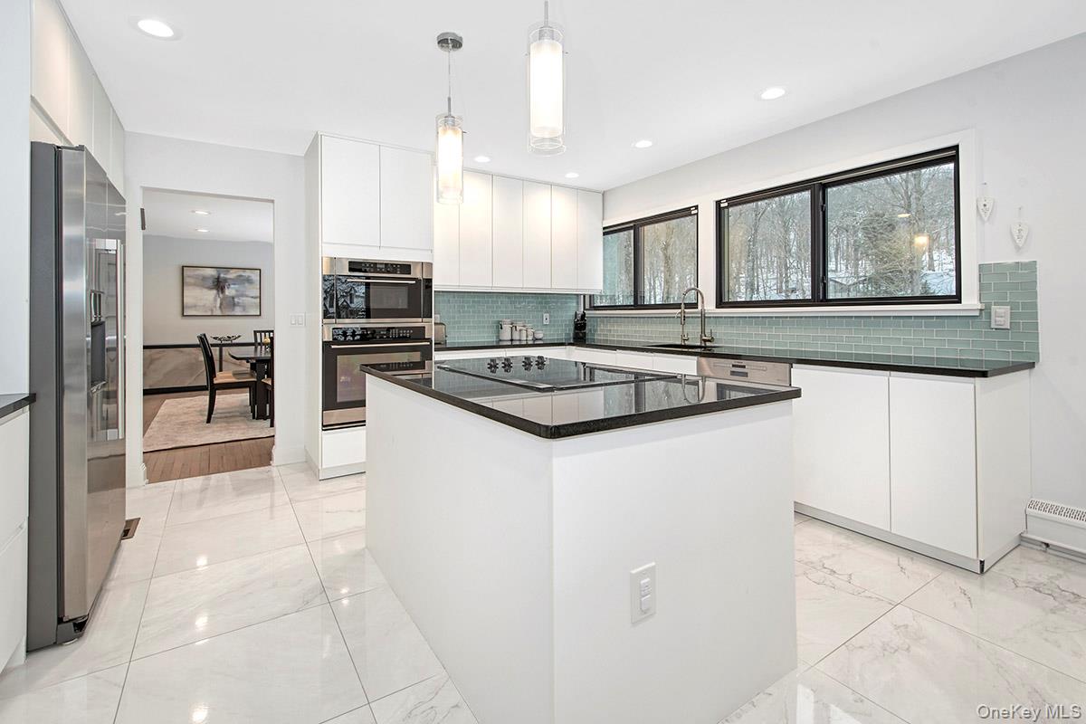 #12 photo, 2 Whippoorwill Close, Chappaqua , NY 10514