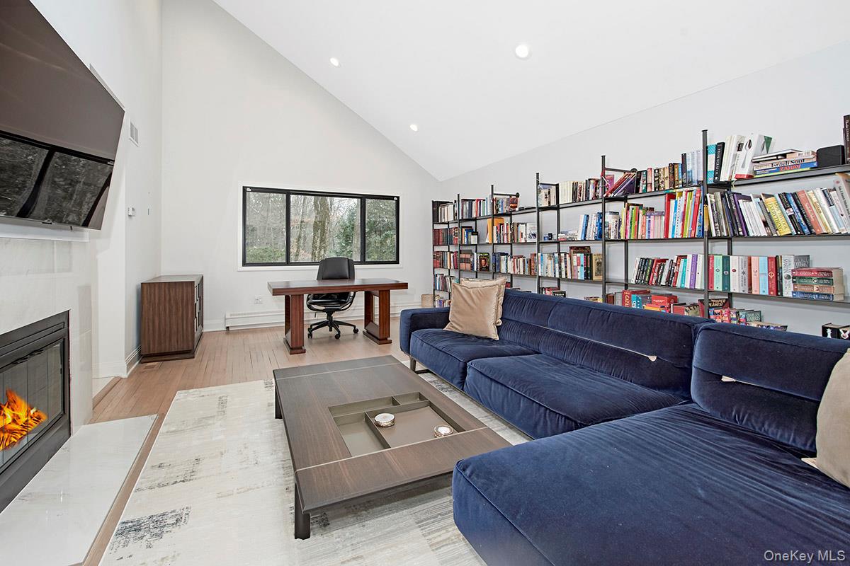 #14 photo, 2 Whippoorwill Close, Chappaqua , NY 10514