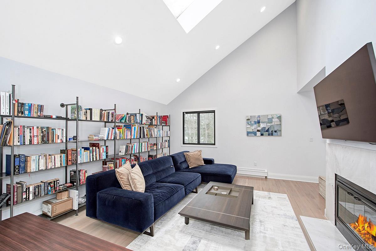 #15 photo, 2 Whippoorwill Close, Chappaqua , NY 10514