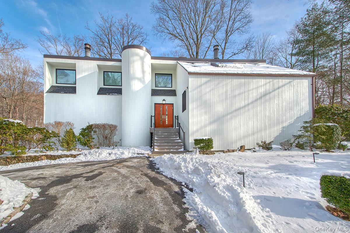 #2 photo, 2 Whippoorwill Close, Chappaqua , NY 10514