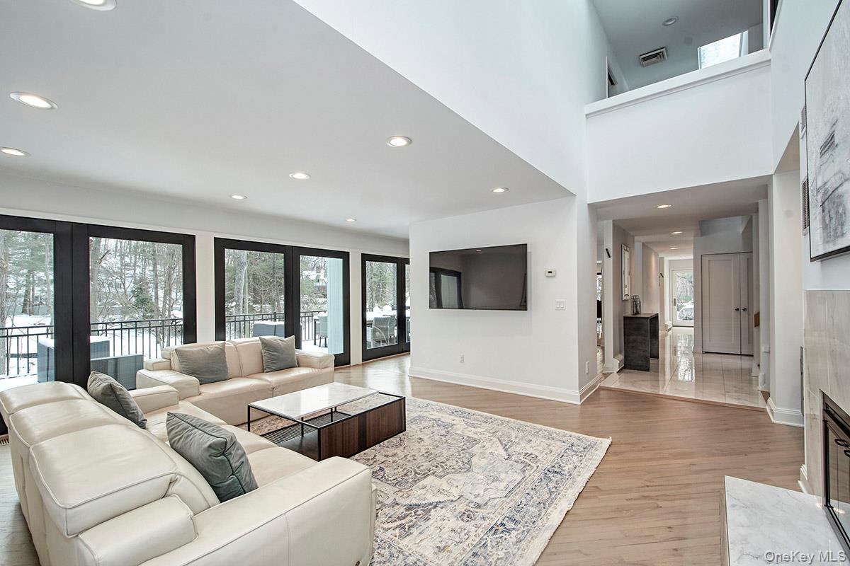 #8 photo, 2 Whippoorwill Close, Chappaqua , NY 10514