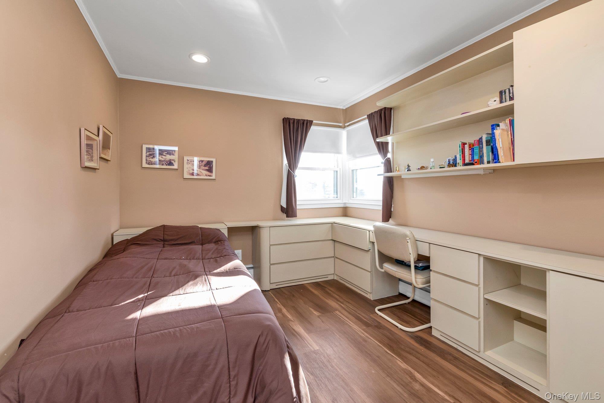 #14 photo, 1355 Sally Court, नासाउ काउंटी East Meadow , NY 11554