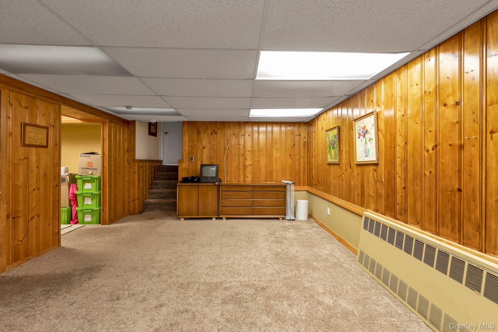 #17 photo, 1355 Sally Court, नासाउ काउंटी East Meadow , NY 11554