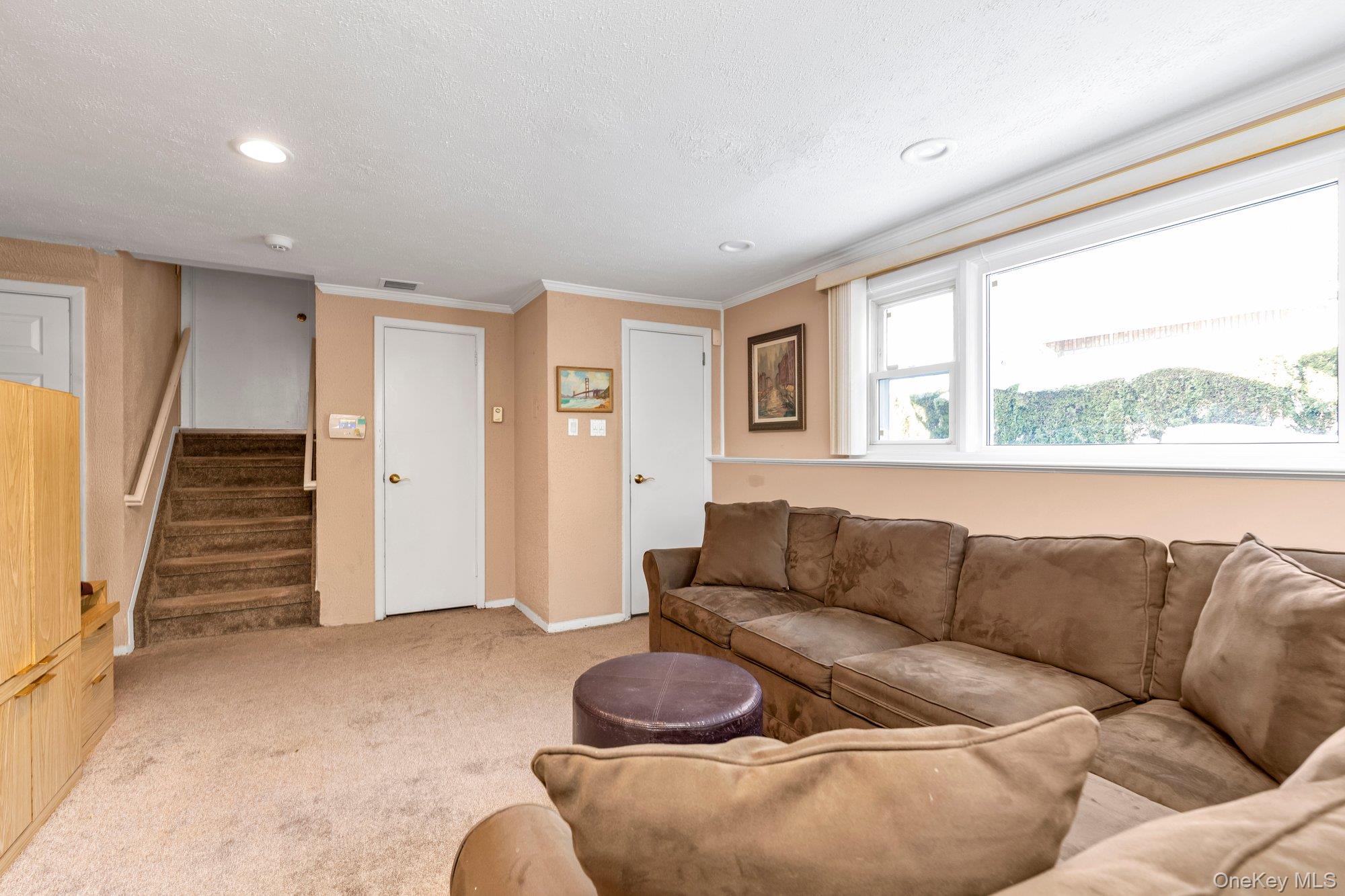 #9 photo, 1355 Sally Court, नासाउ काउंटी East Meadow , NY 11554