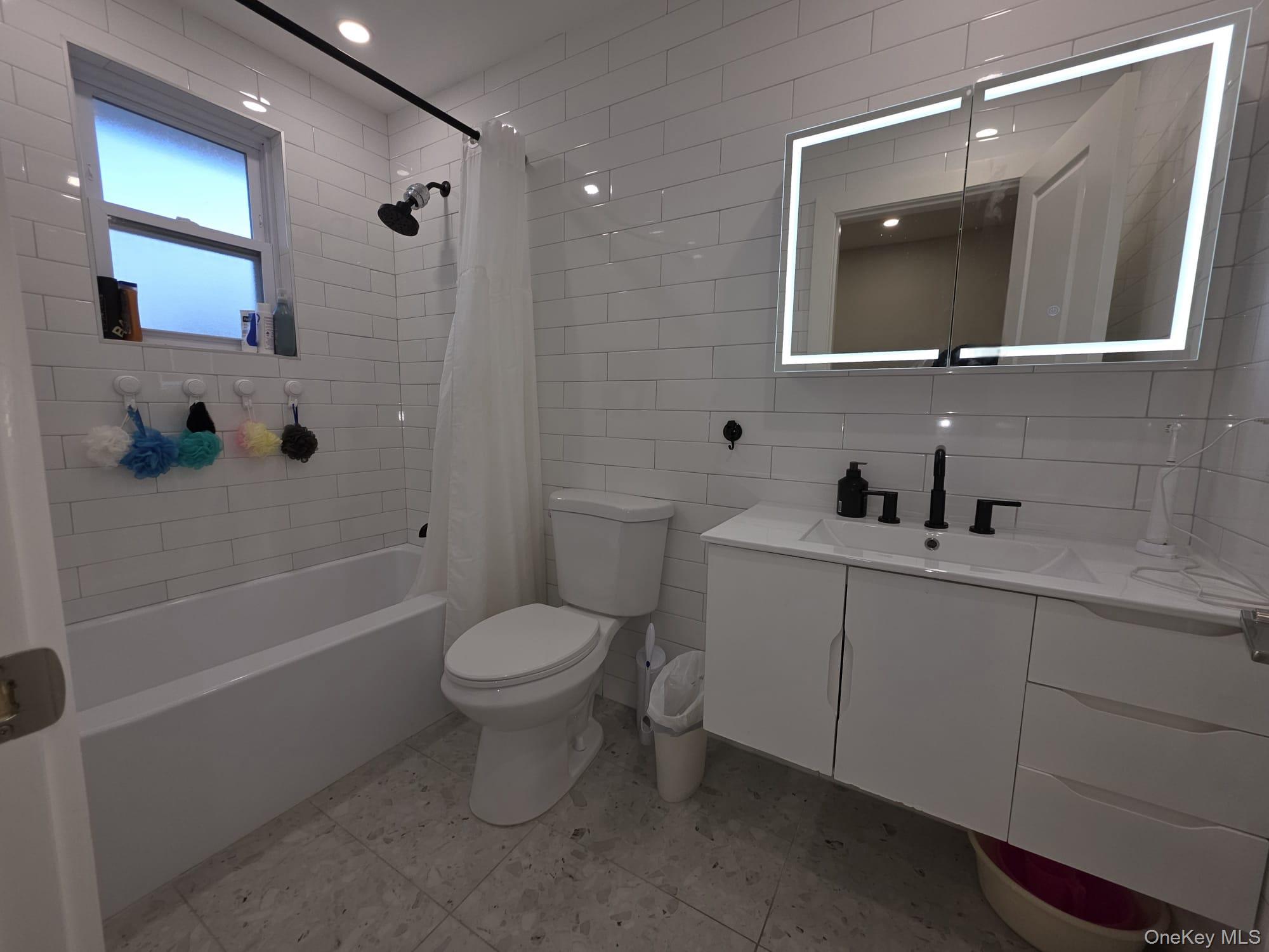 #13 photo, 325 Pacific Avenue, מחוז נסאו Cedarhurst , NY 11516