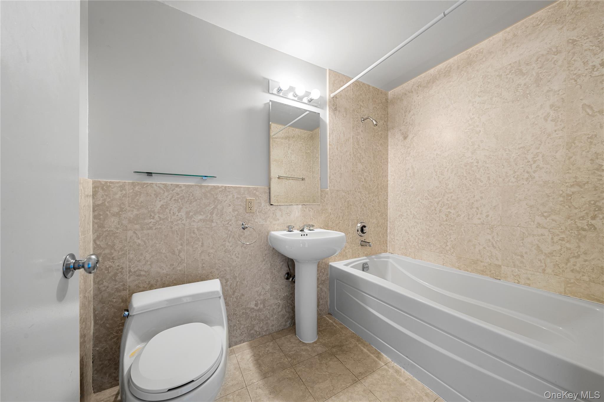 #16 photo, 380 Lenox Avenue, New York (Manhattan) , NY 10027