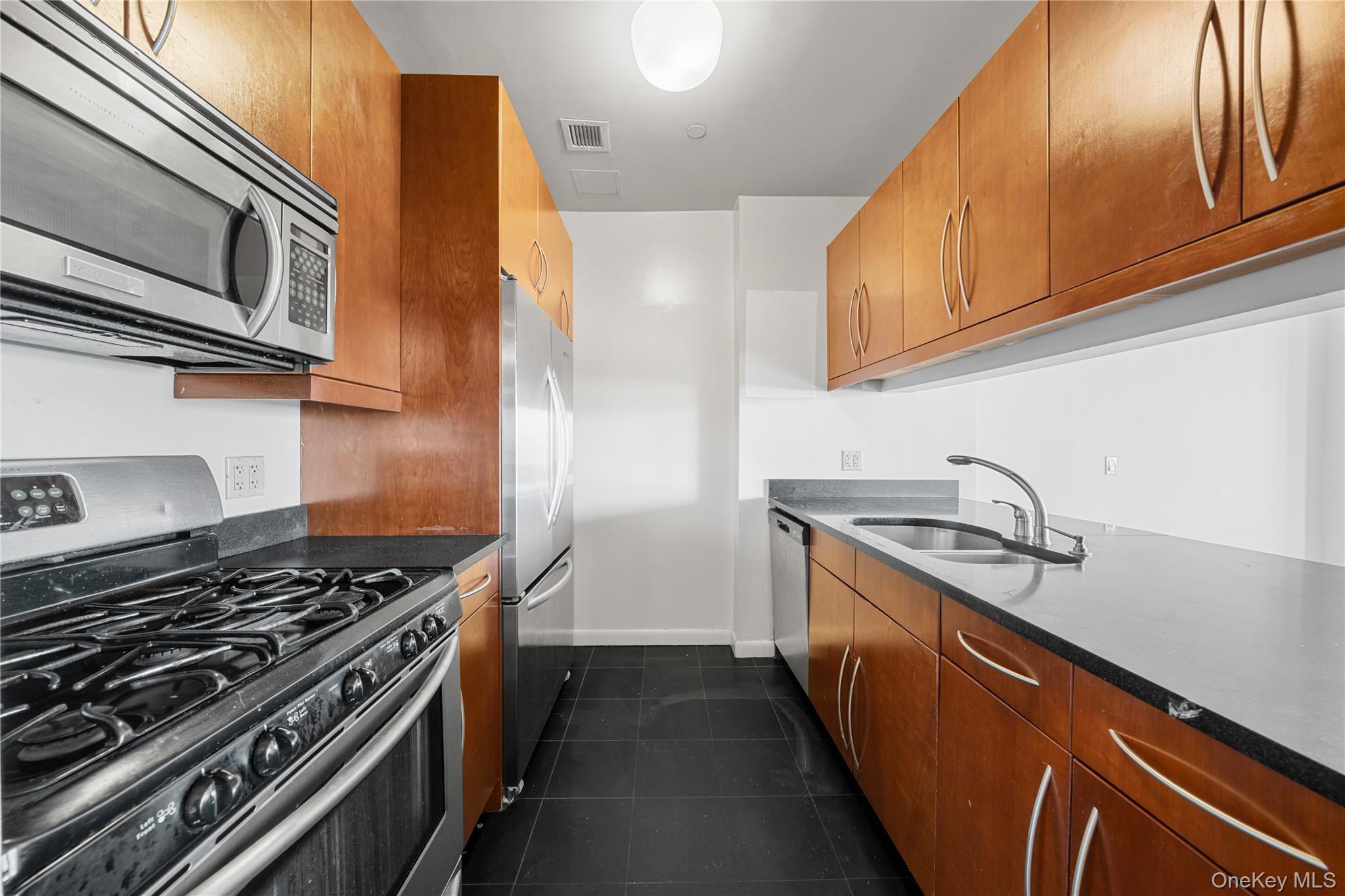 #9 photo, 380 Lenox Avenue, New York (Manhattan) , NY 10027