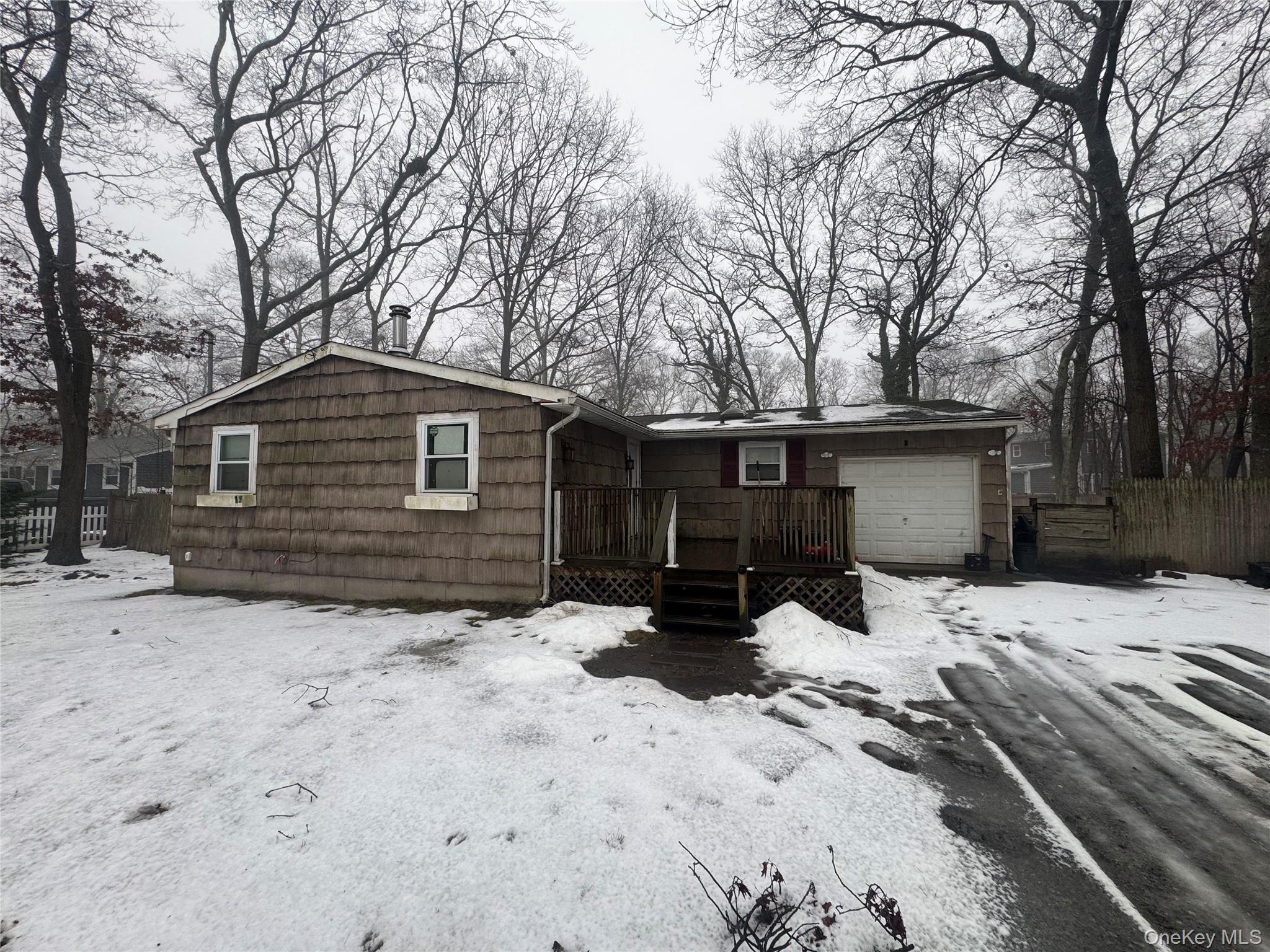 #1 photo, 4 Laurel Lane, سوفولك Shirley , NY 11967