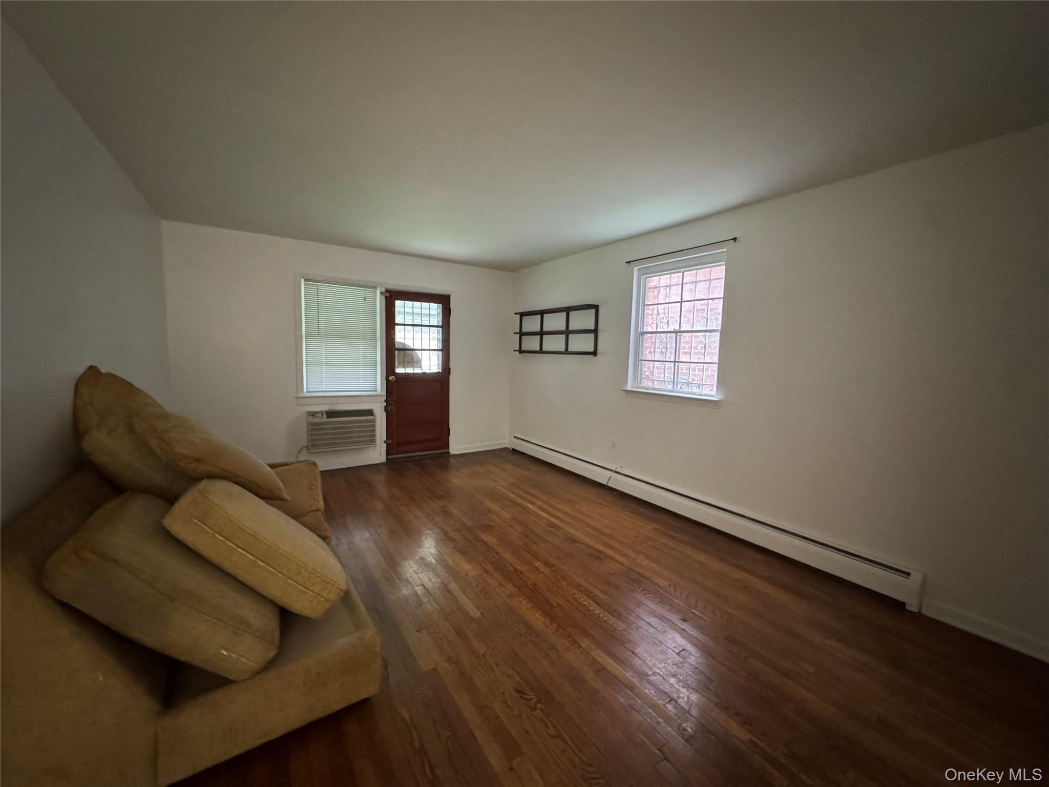 #11 photo, 87-66 52 Avenue, Куинс ‖ Elmhurst , NY 11373