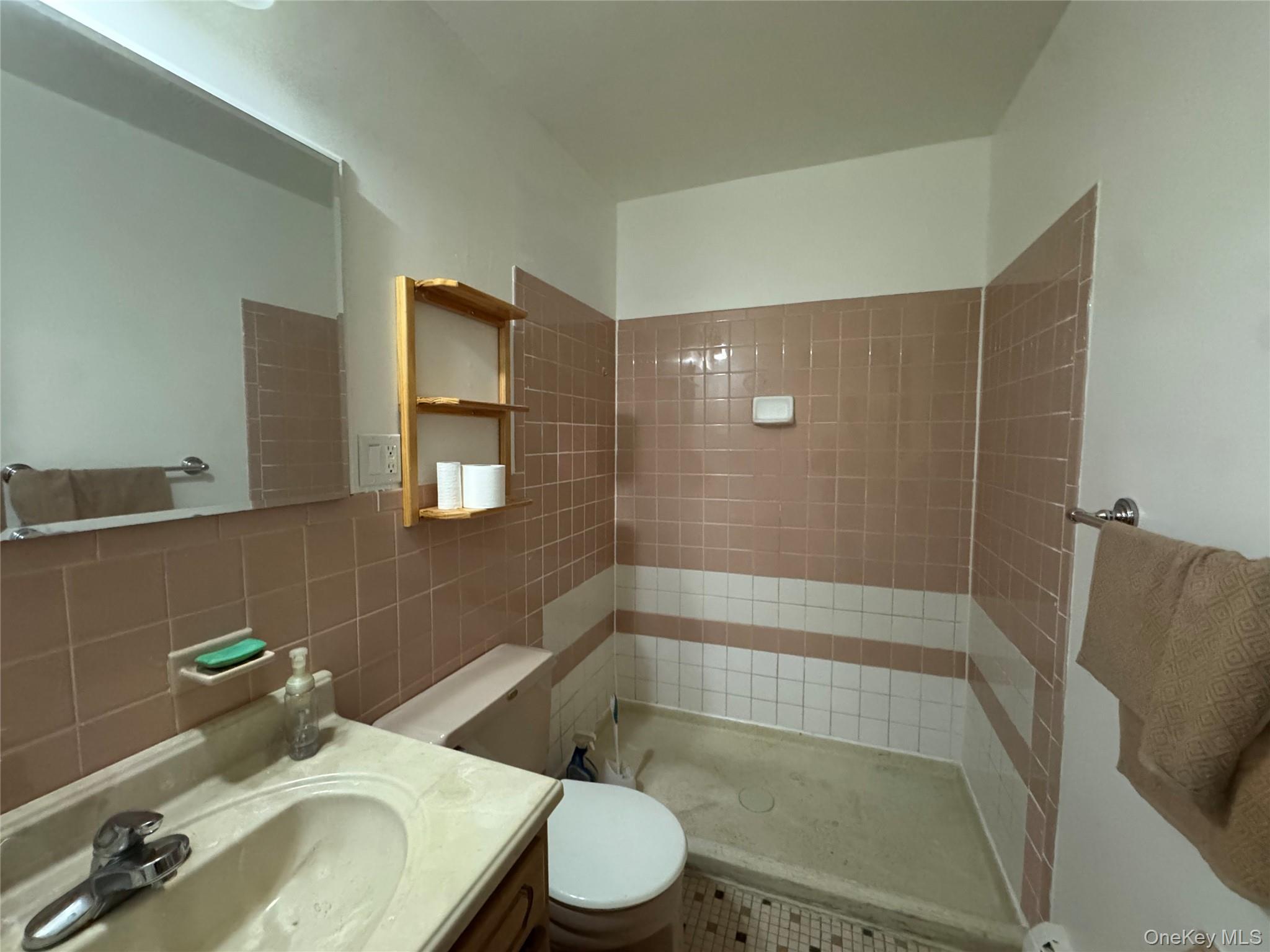 #12 photo, 87-66 52 Avenue, Куинс ‖ Elmhurst , NY 11373