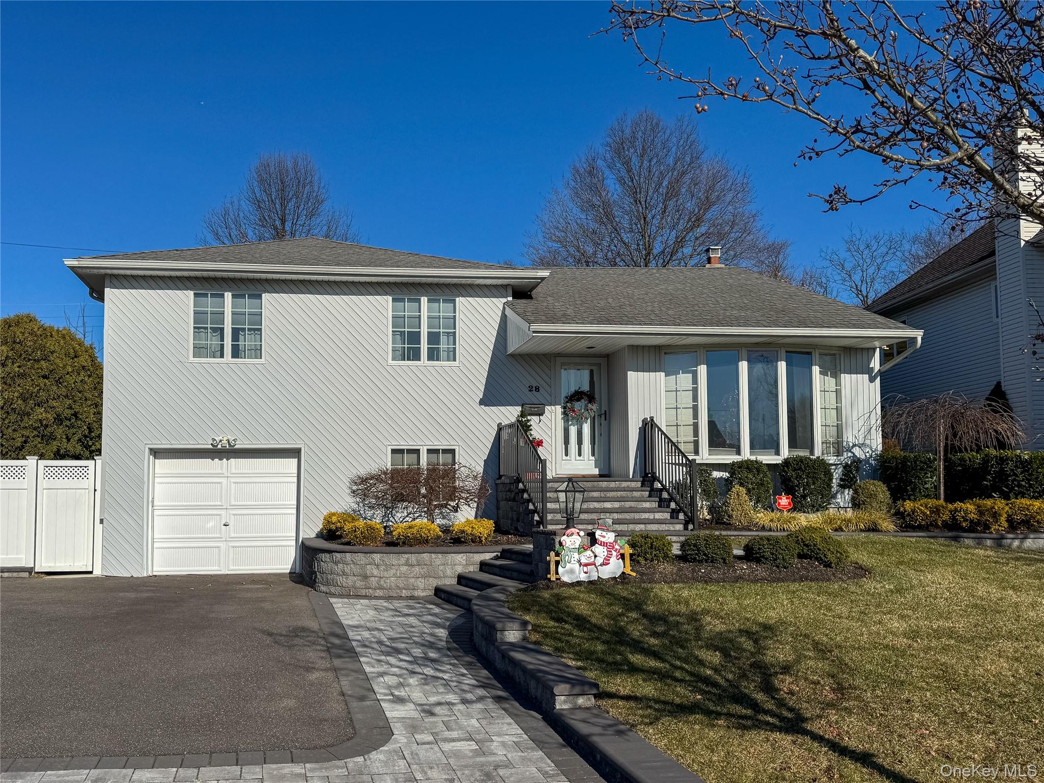 #1 photo, 28 Garden Circle, מחוז נסאו Syosset , NY 11791