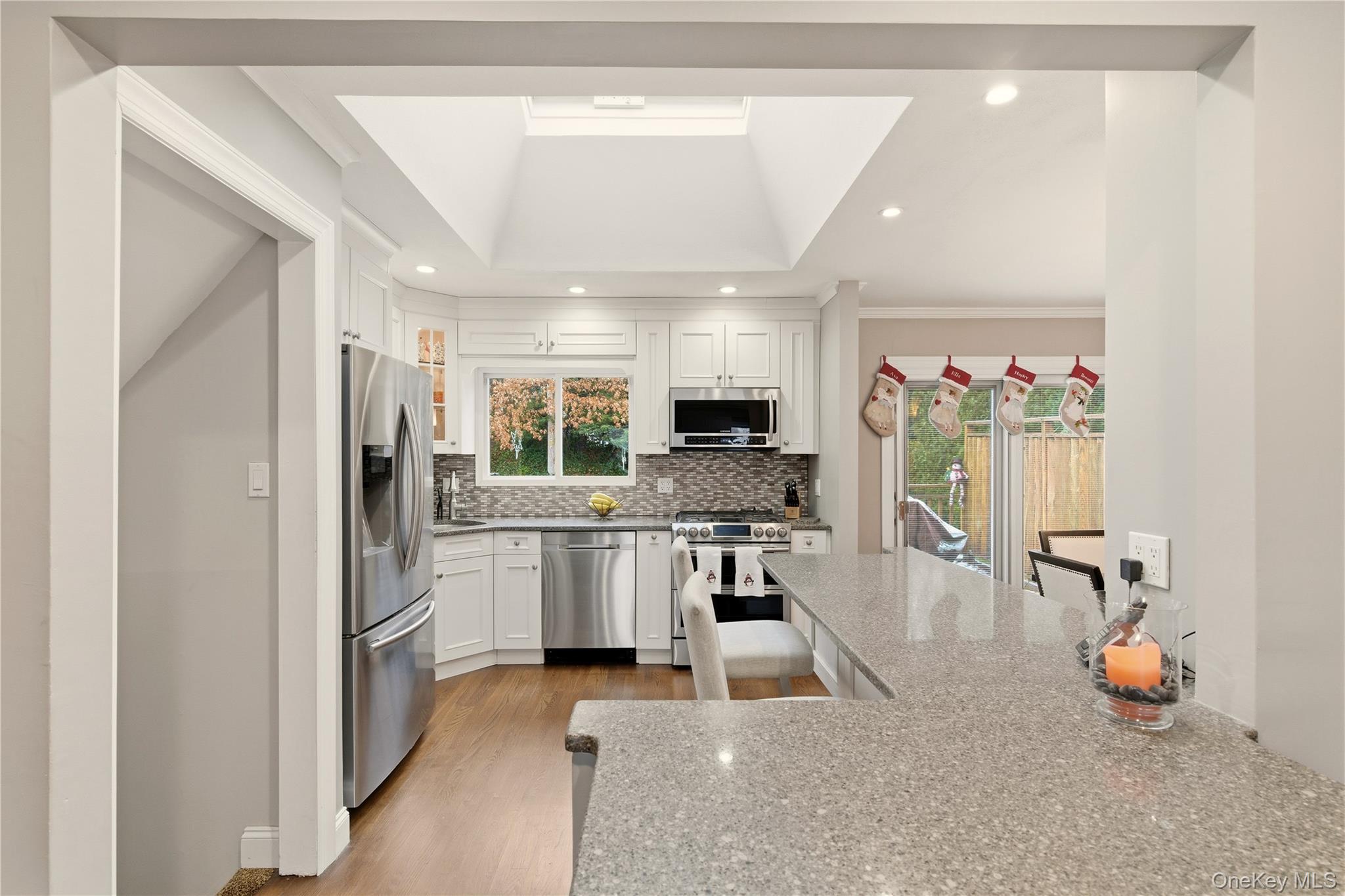 #10 photo, 28 Garden Circle, מחוז נסאו Syosset , NY 11791