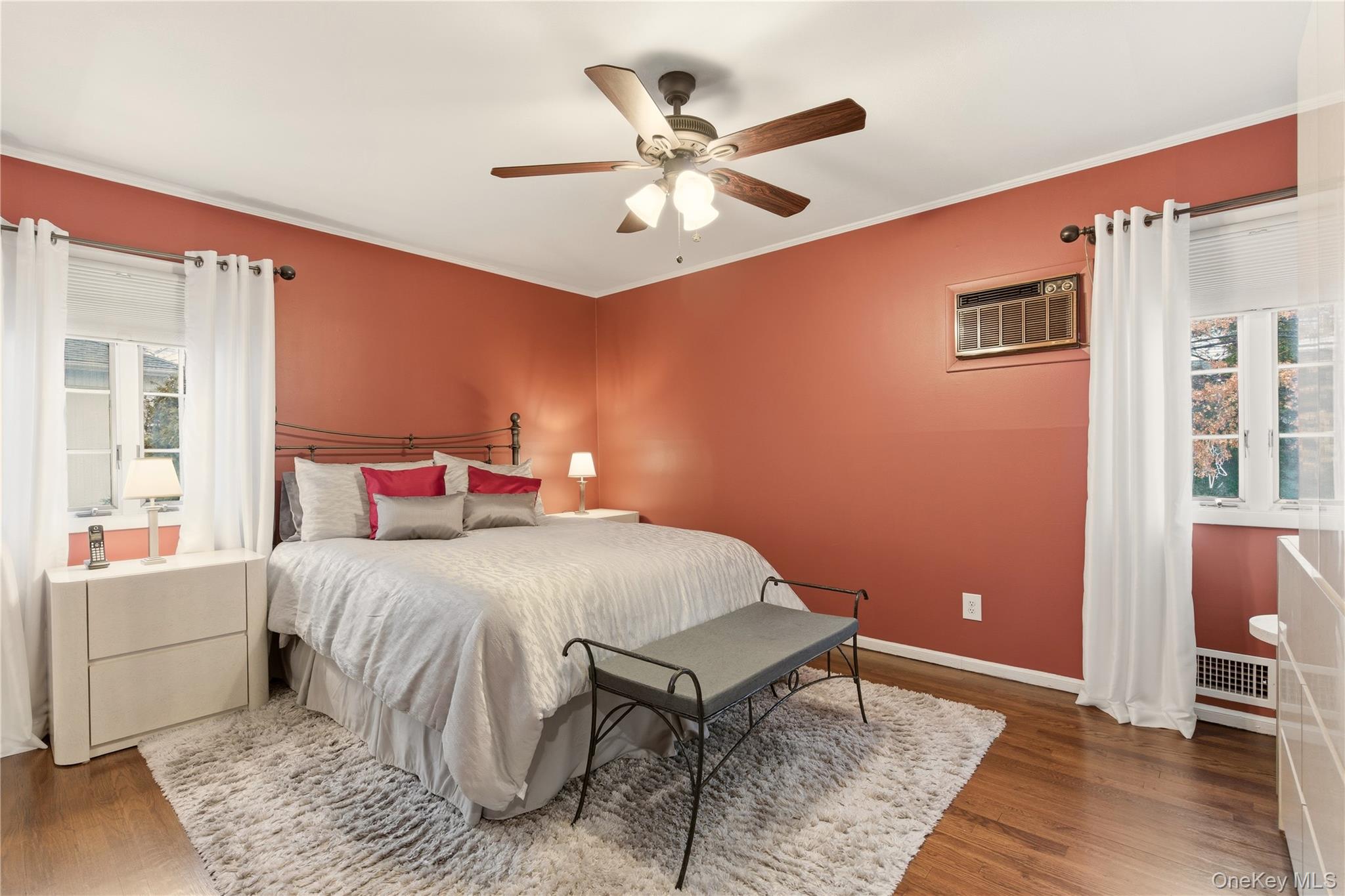 #13 photo, 28 Garden Circle, מחוז נסאו Syosset , NY 11791