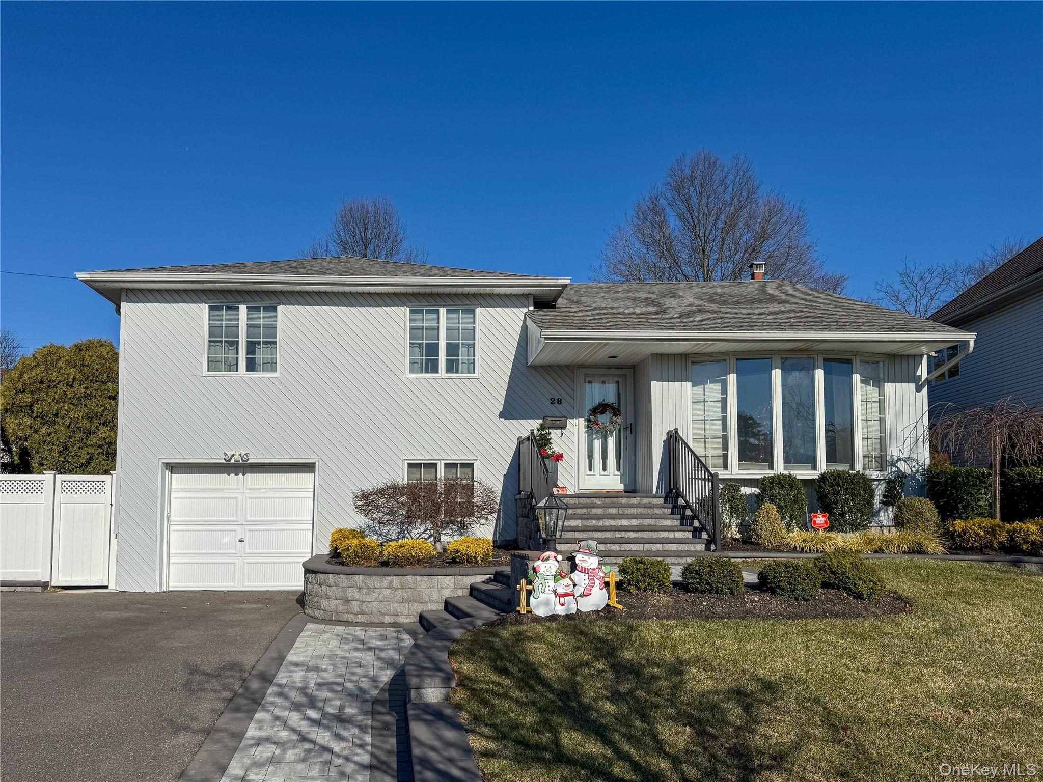 #2 photo, 28 Garden Circle, מחוז נסאו Syosset , NY 11791