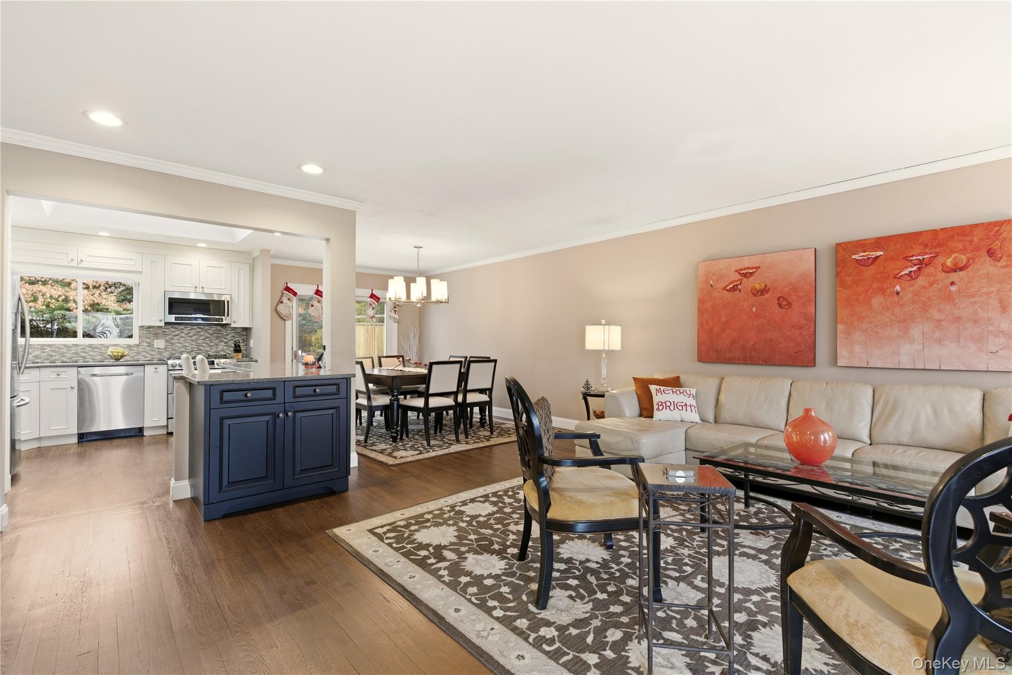 #3 photo, 28 Garden Circle, מחוז נסאו Syosset , NY 11791