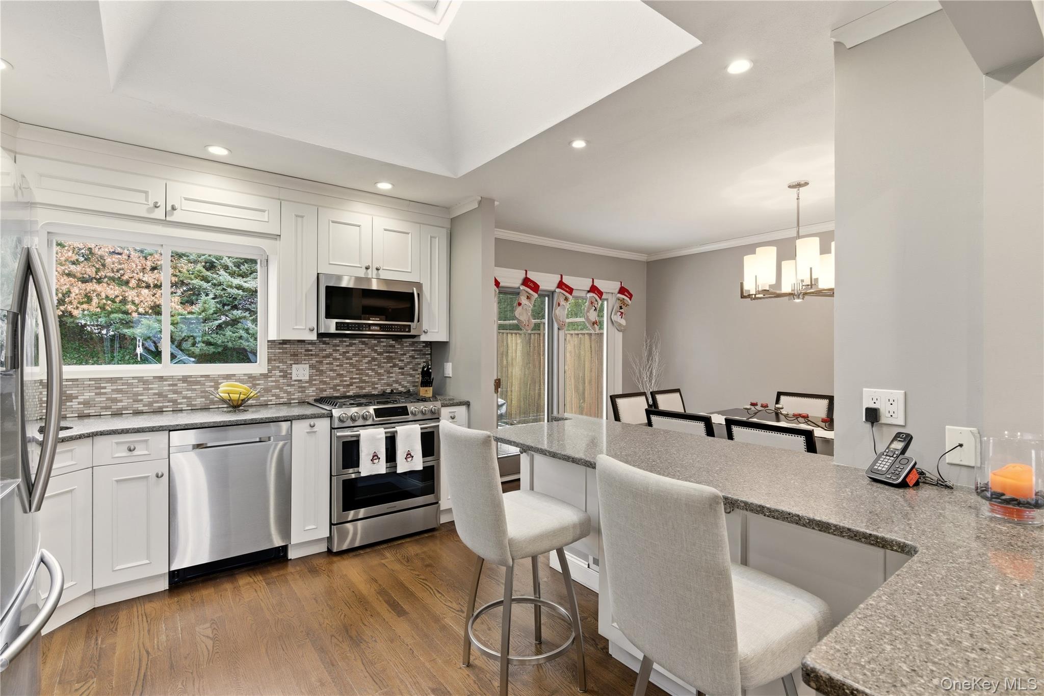 #9 photo, 28 Garden Circle, מחוז נסאו Syosset , NY 11791