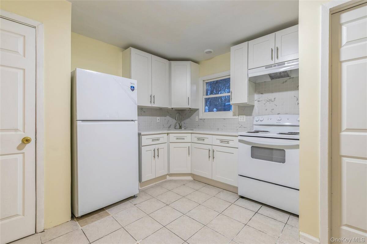 #12 photo, 86 Stuyvesant Avenue, 롱 아일랜드 Mastic , NY 11950