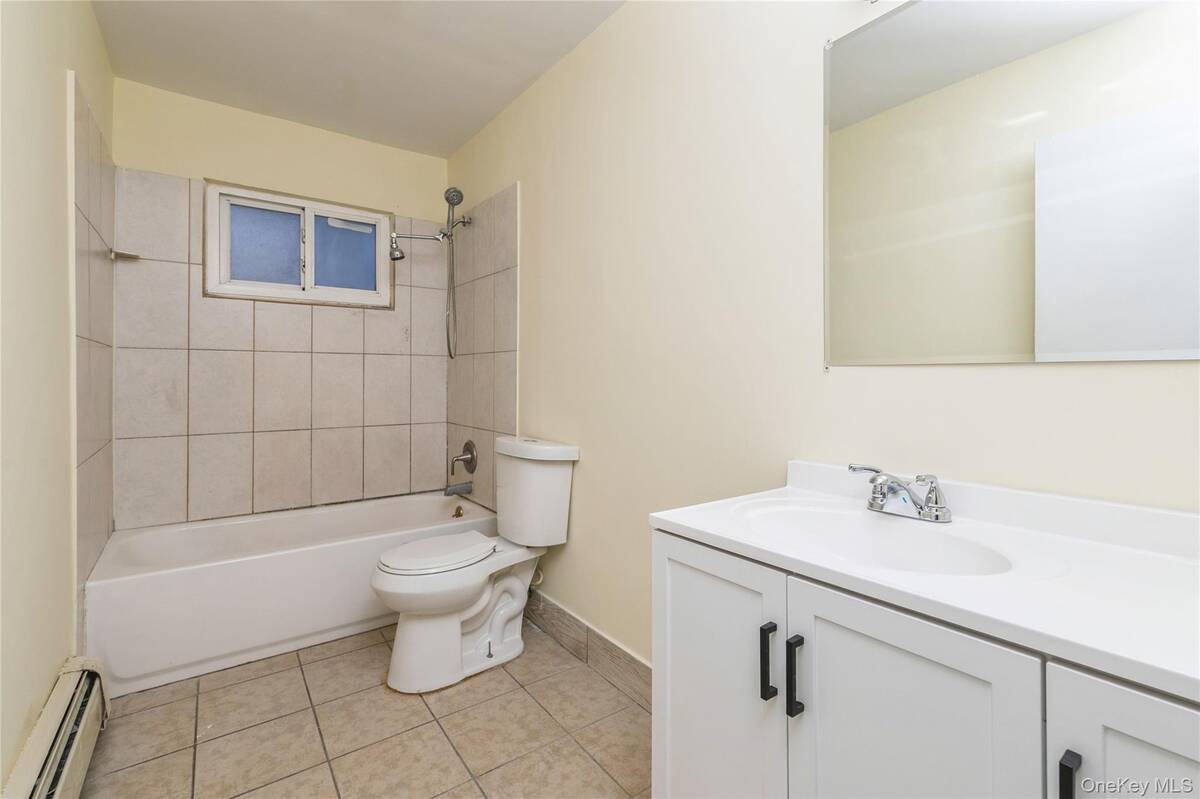 #16 photo, 86 Stuyvesant Avenue, 롱 아일랜드 Mastic , NY 11950