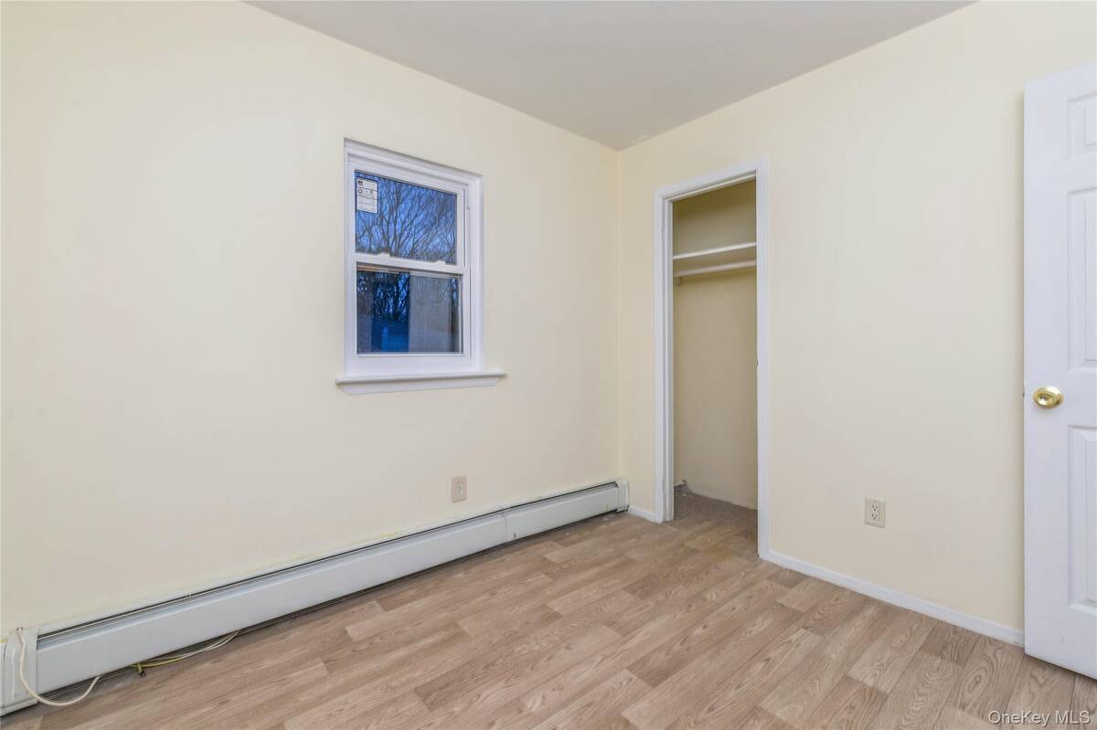 #18 photo, 86 Stuyvesant Avenue, 롱 아일랜드 Mastic , NY 11950